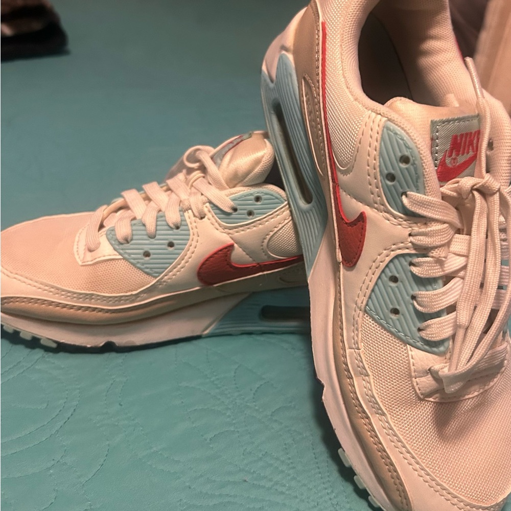 Women’s gently worn Nike Air Max